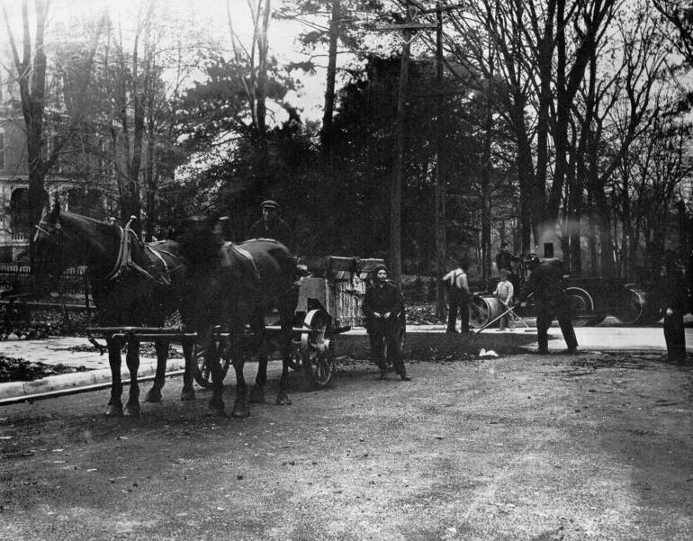1910 horse drawn wagon paving crew