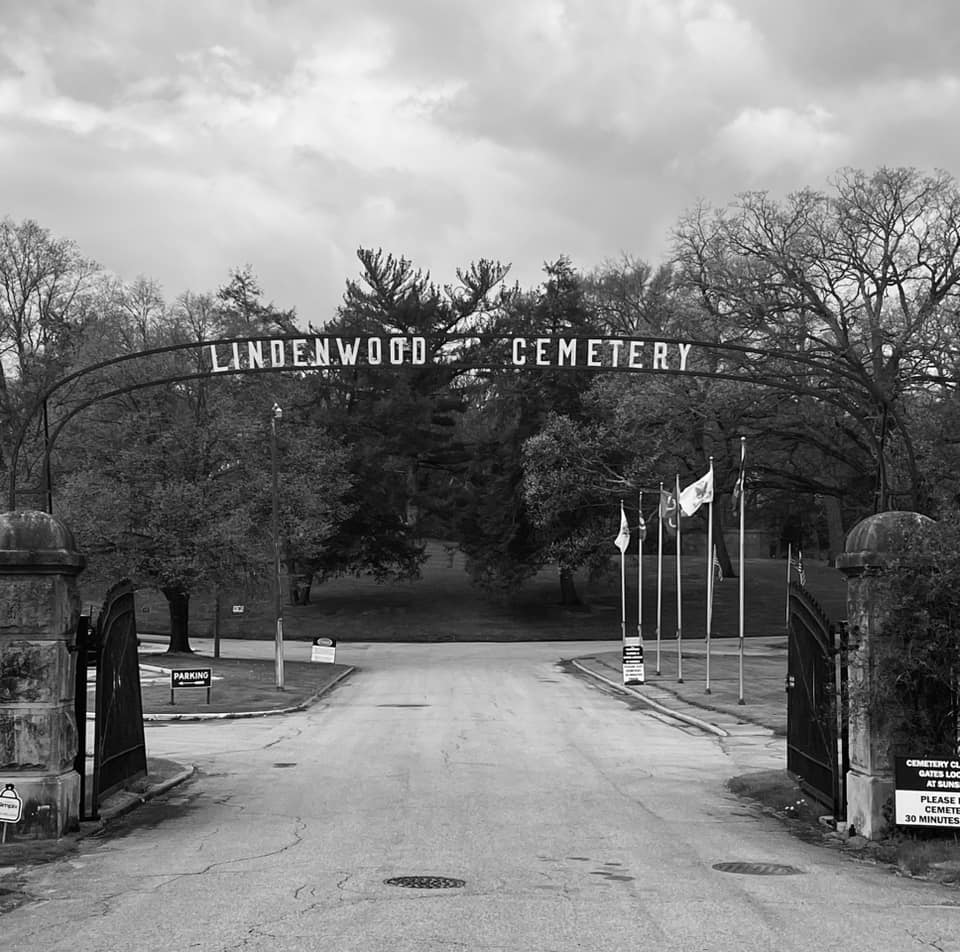 Postcard entrance to Lindenwood Cemetery