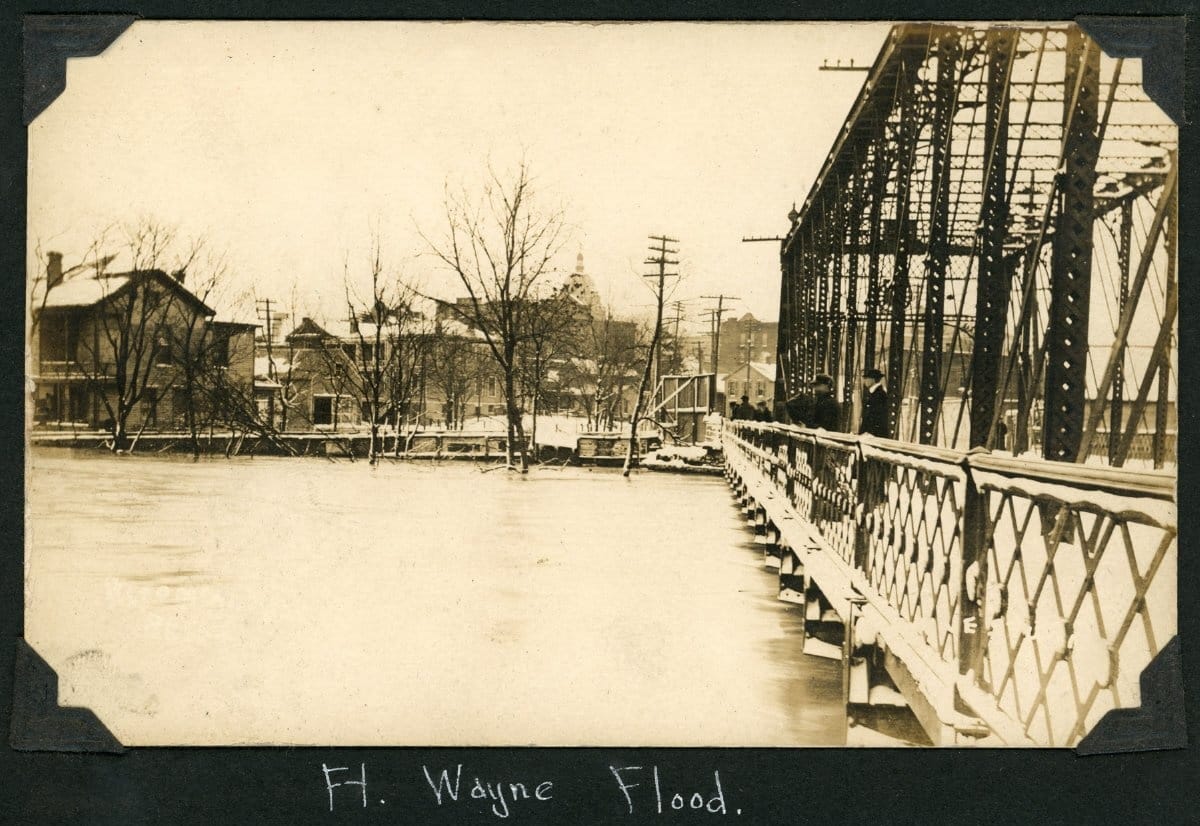 March 25, 1913 Flood Wells Street Bridge